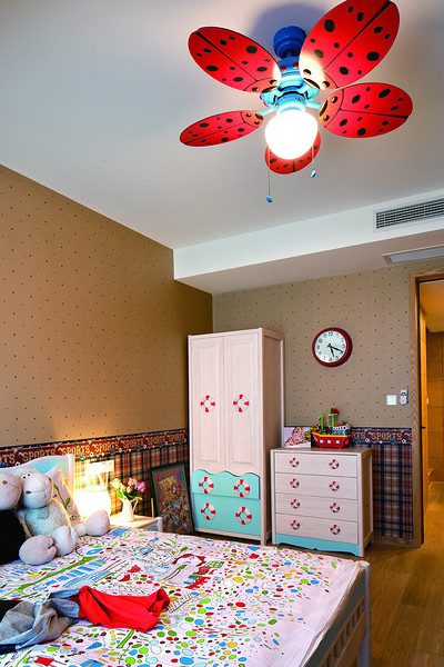 混搭风格儿童房装潢设计效果图