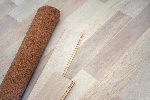 石塑地板的优缺点 - 装修百科