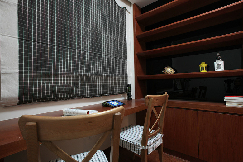 简洁质朴混搭书房百叶窗效果图