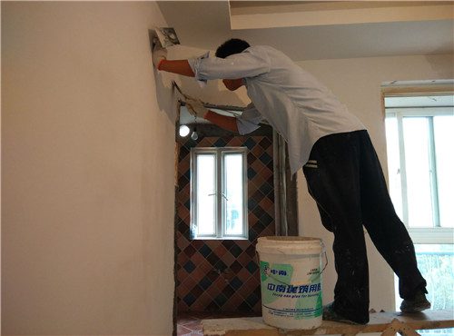墙面刮腻子施工工艺 刮腻子的工艺流程 - 翻新攻略