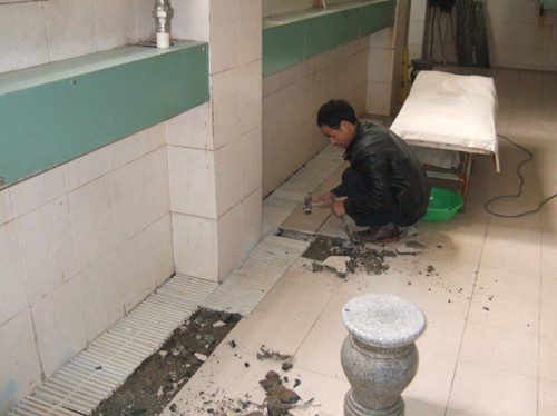 地板砖修补步骤 地板砖修补施工注意事项 - 翻新攻略