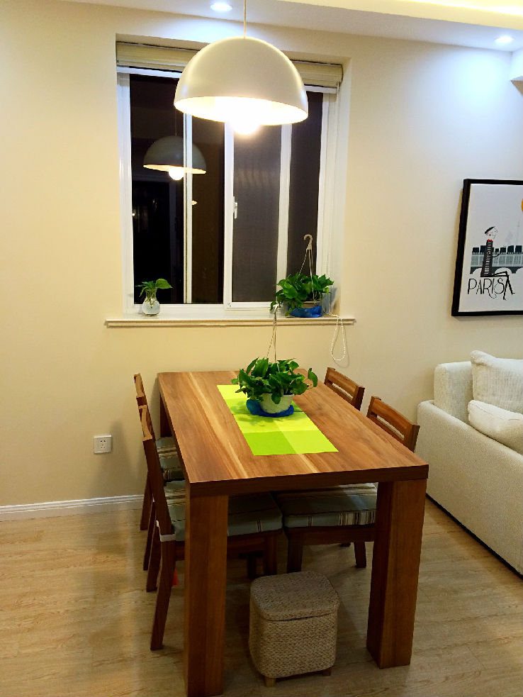 简洁北欧家居餐厅实木四人餐桌椅布置图 - 效果图