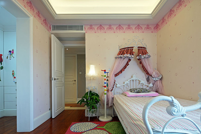 欧式田园风粉色儿童房设计装修效果图