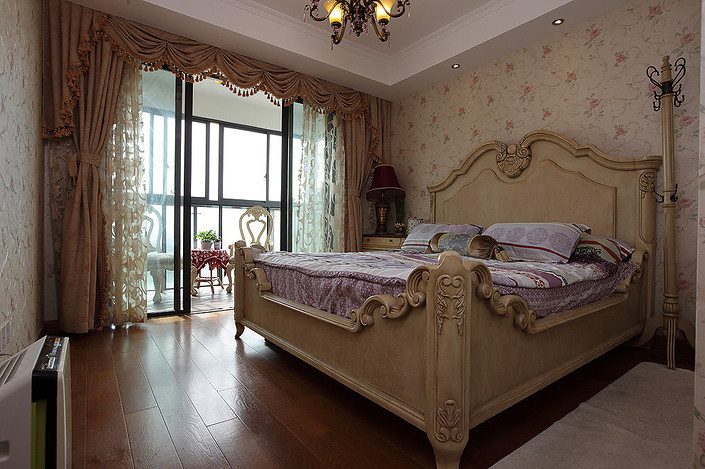 华丽欧式复古卧室小阳台设计效果图