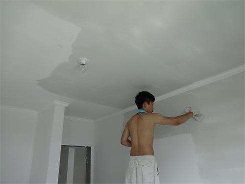 乳胶漆刷好还是喷好 喷涂和刷涂的优缺点比较 - 翻新攻略