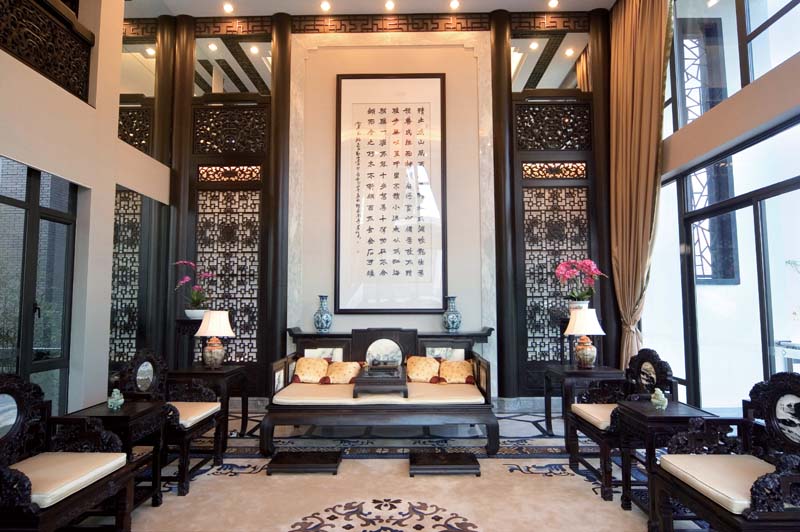 古典家居复式挑高客厅装修效果图