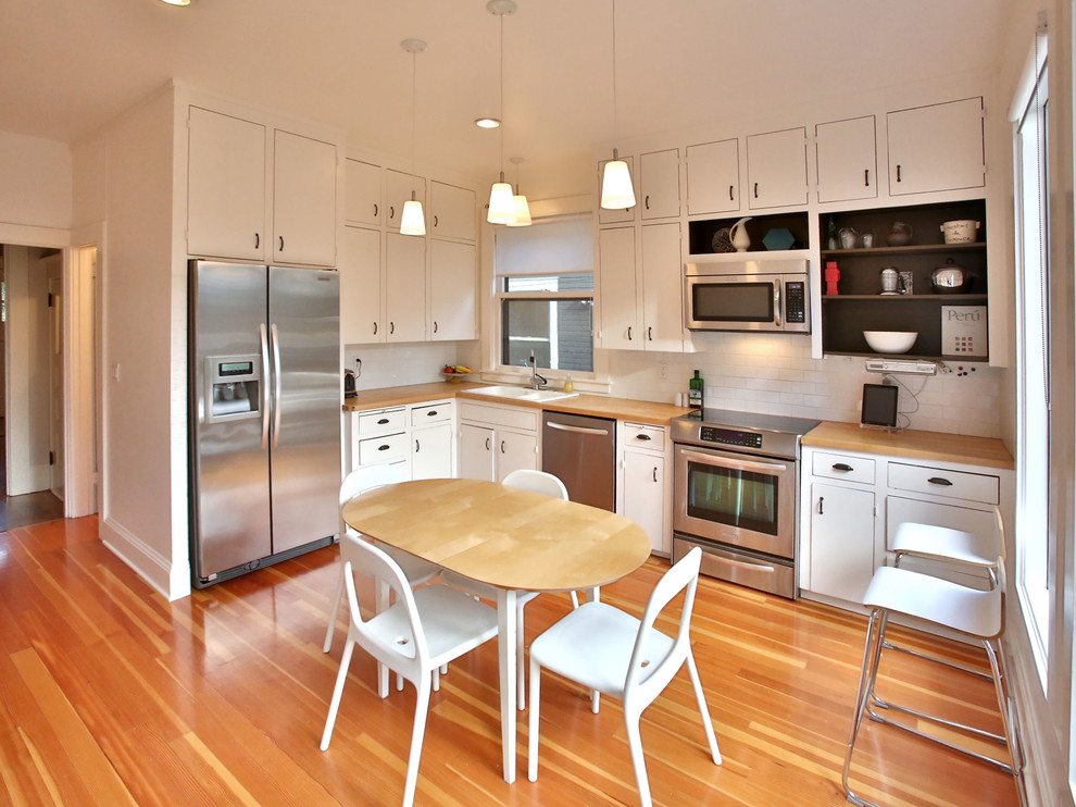 原木日式小餐厅桌椅装饰图 - 效果图