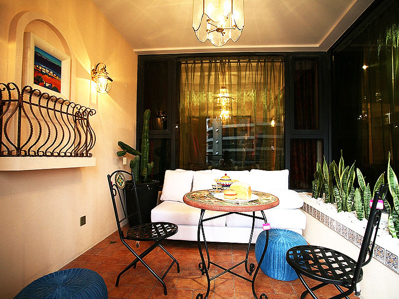 色彩丰富地中海异域风悠闲阳台设计装潢效果图