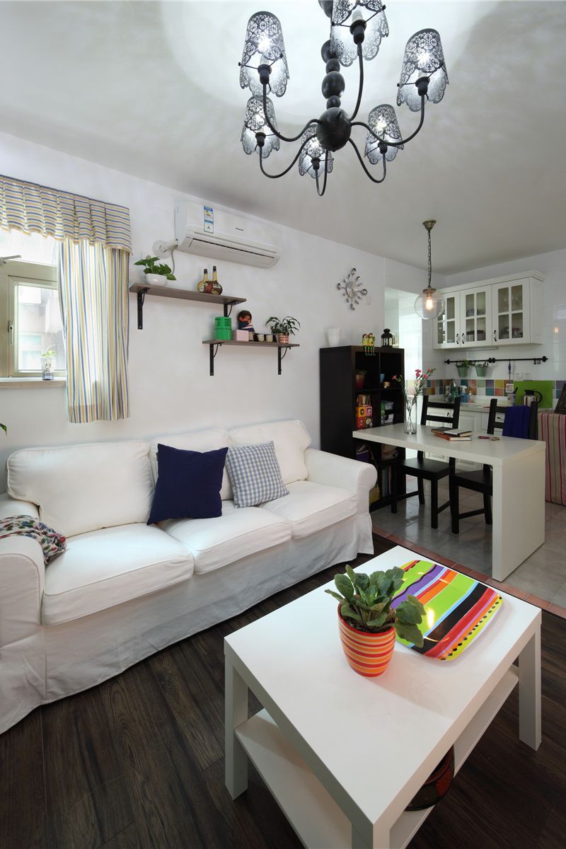 简约温馨家居客厅设计吊灯装饰效果图片