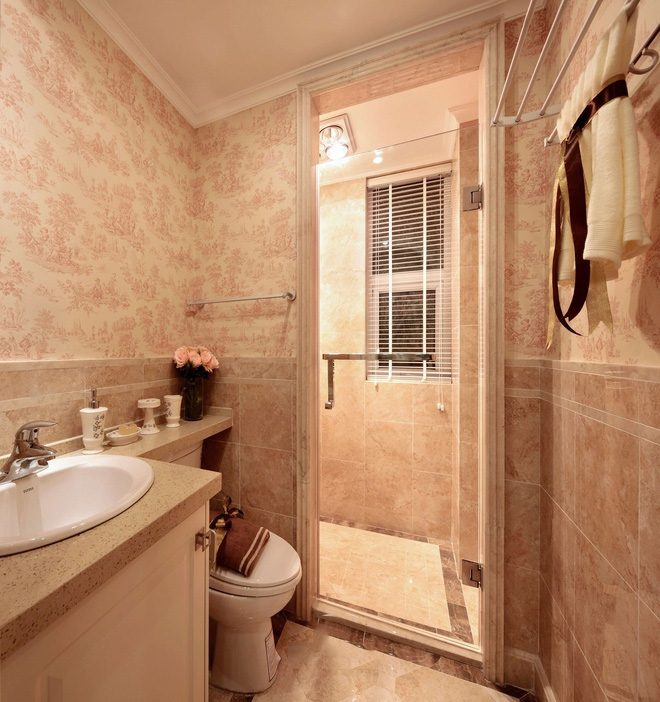 粉色唯美田园卫生间防水壁纸装修效果图