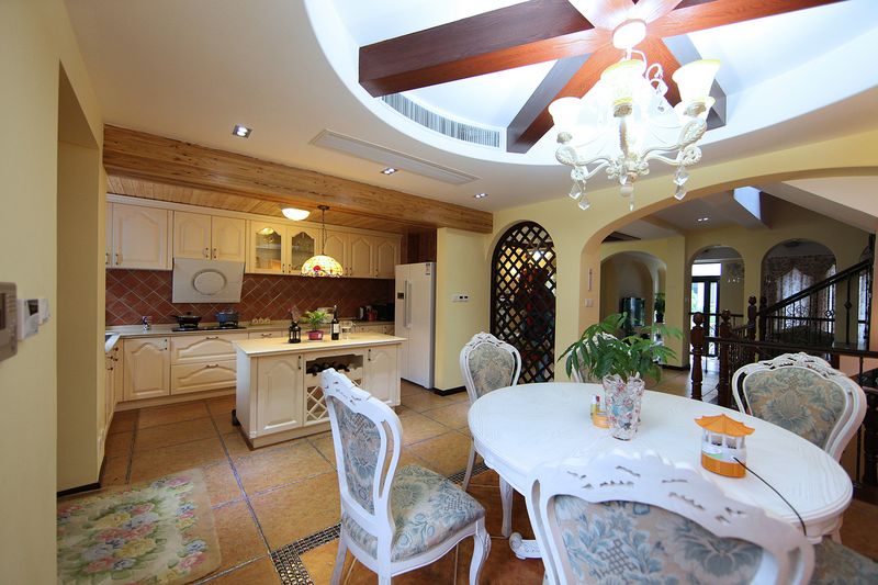 独特地中海风格家居厨房餐厅一体化装饰案例效果图