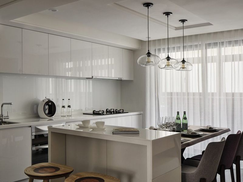 简约高端一体式厨房吧台设计效果图