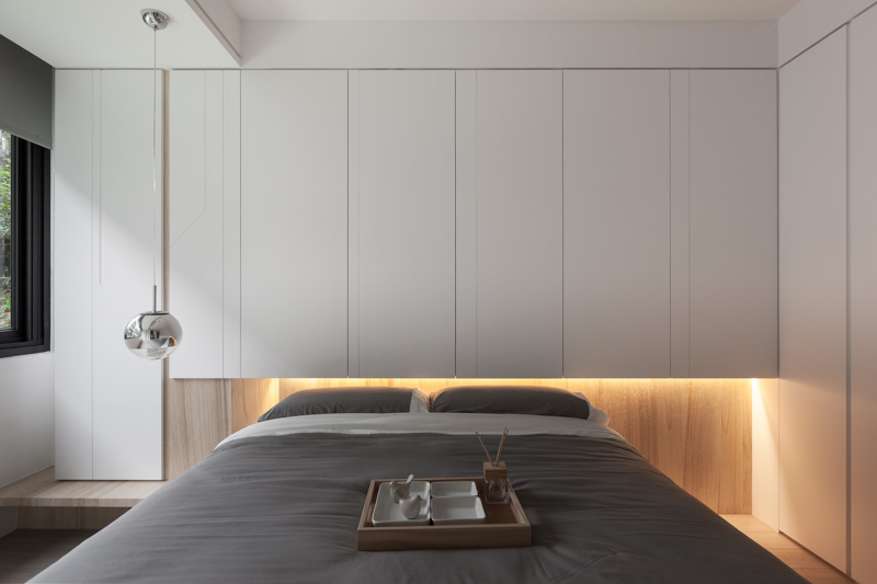 简约现代卧室多功能衣柜设计效果图