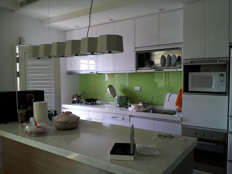 简洁现代家居厨房设计效果图