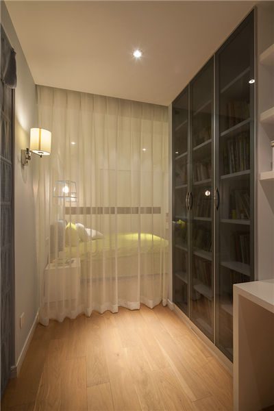 简约舒适书房展示柜效果图