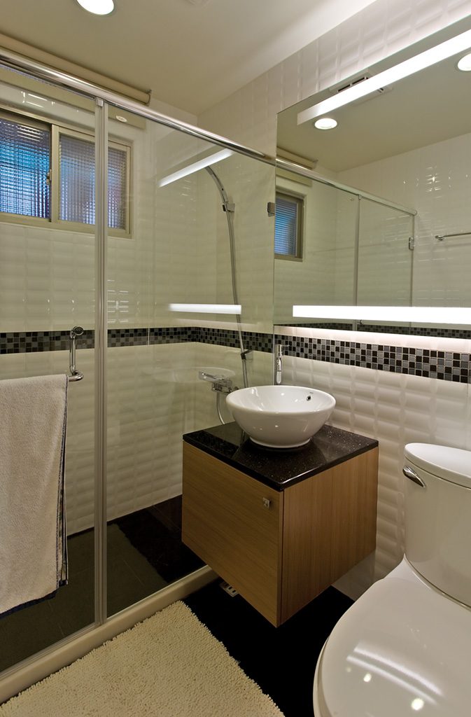 时尚简约风格卫生间瓷砖腰线装饰图 - 效果图