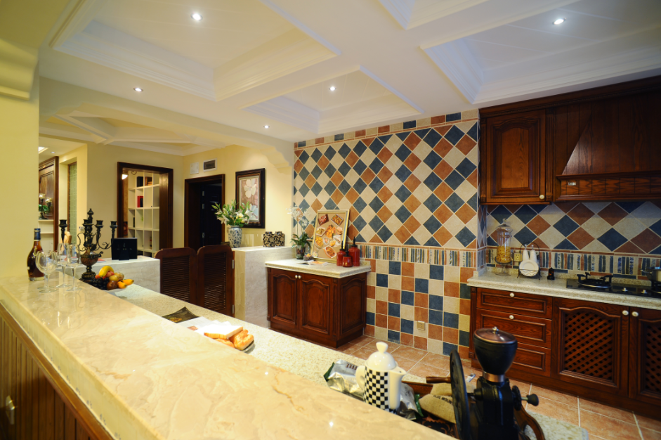 复古欧式装修风格别墅厨房方格吊顶效果图片