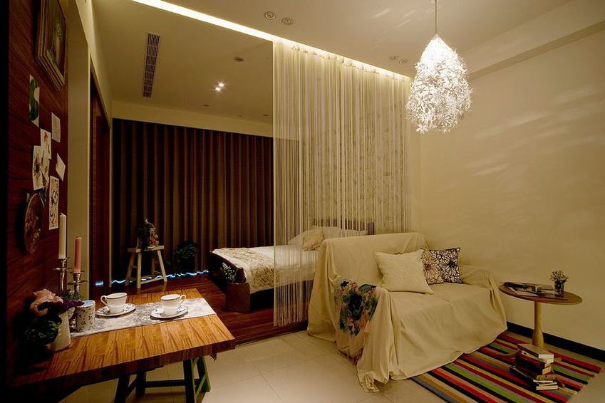 现代小户型客厅个性灯装饰图 - 效果图