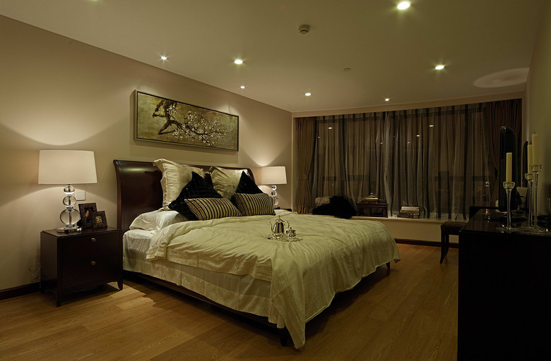 现代新古典卧室照片墙效果图