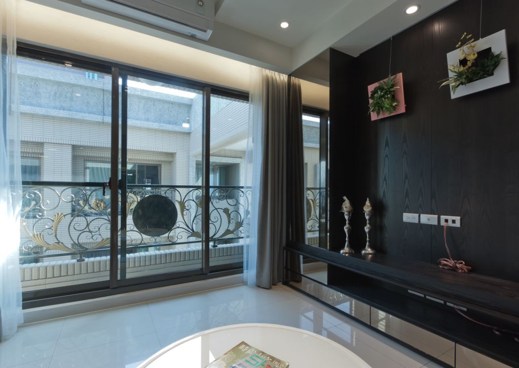 时尚简约客厅玻璃推拉门设计 - 效果图