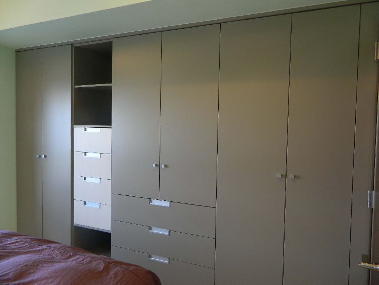 后现代风格卧室衣柜设计 - 效果图