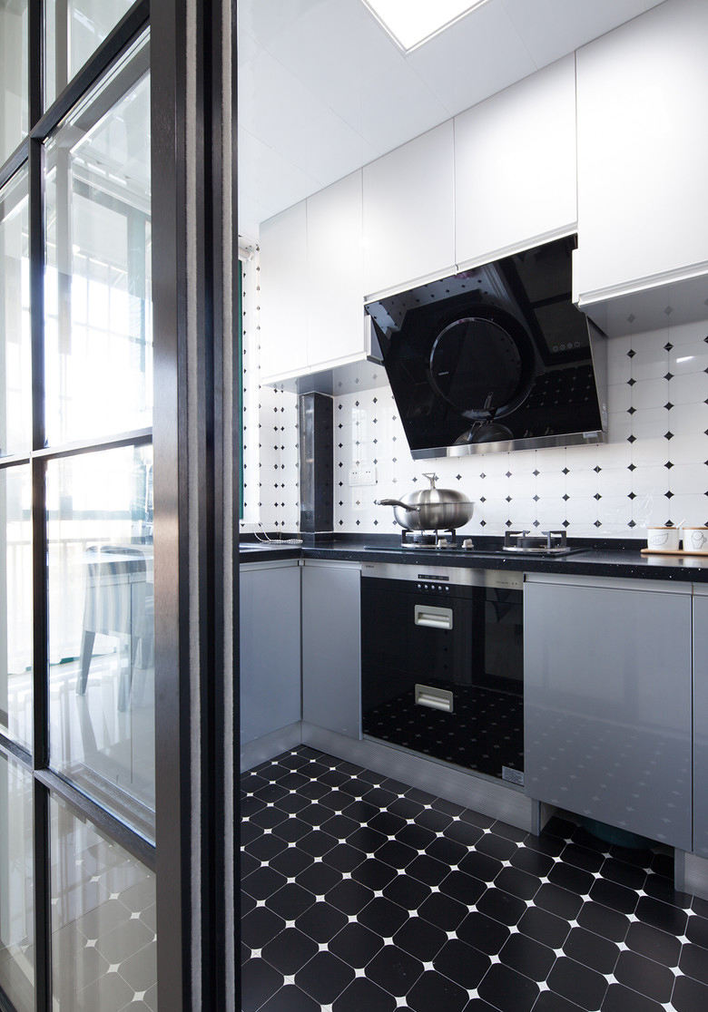 黑色时尚现代厨房装饰图 - 效果图