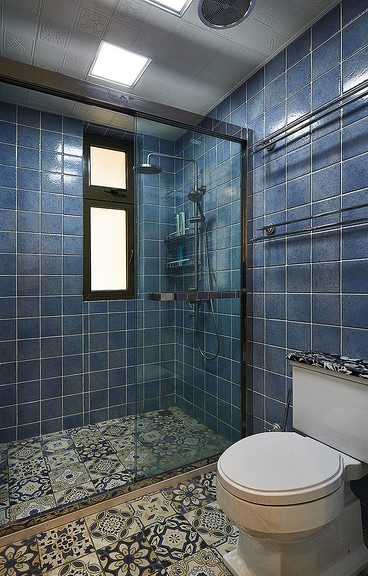 时尚复古蓝色美式卫生间淋浴房效果图