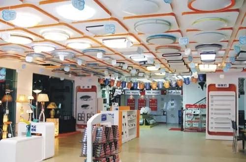 灯饰店装修效果图 如何挑选到称心如意的灯具 - 选购指南