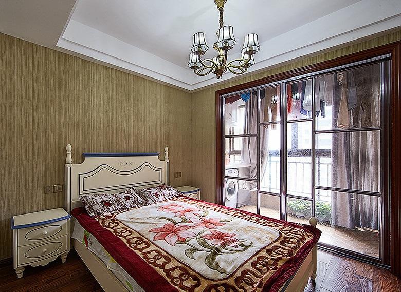 精简美式风格带阳台卧室设计装修图 - 效果图