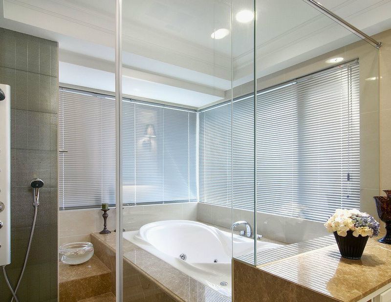 时尚简欧风格卫生间百叶窗设计效果欣赏图 - 效果图