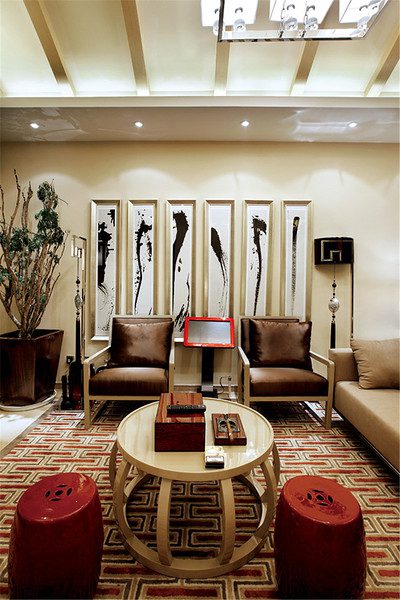 雅致中式风客厅沙发照片墙效果图