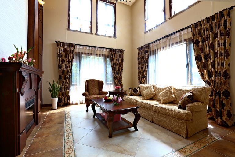 高贵欧式挑高复式楼客厅效果图