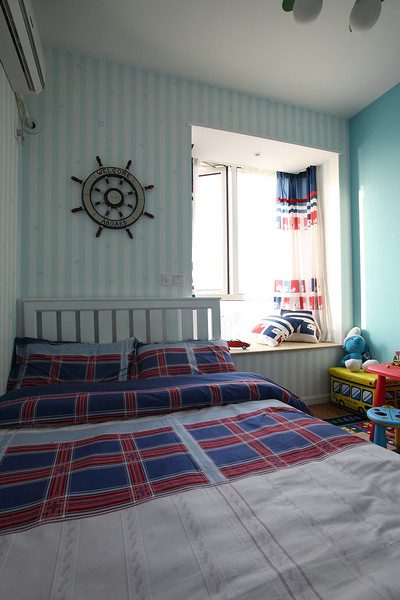 蓝色混搭儿童房飘窗装饰效果图