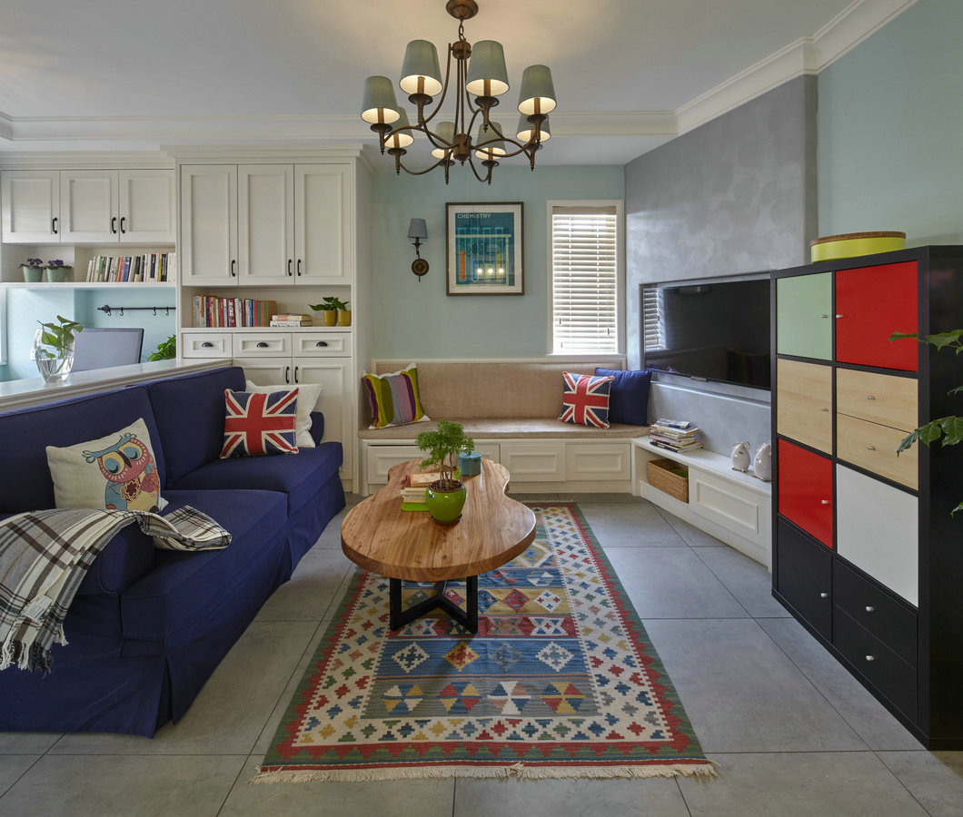 美式多彩客厅蓝色沙发效果图