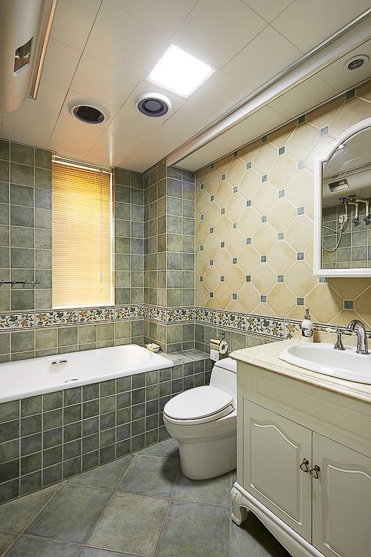 美式混搭卫生间瓷砖腰线装饰图 - 效果图