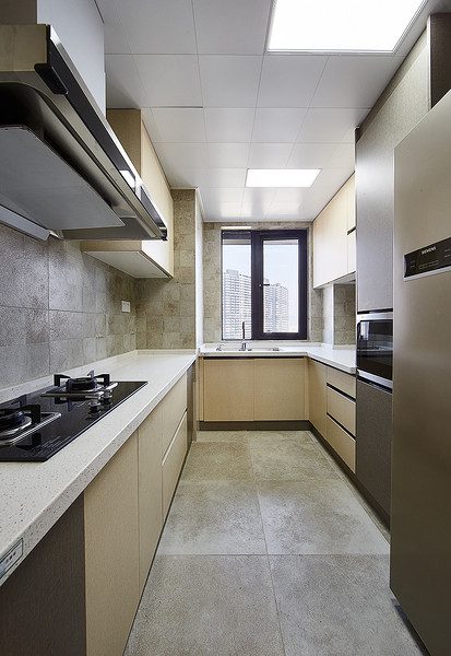 狭长8平现代U型厨房设计 - 效果图