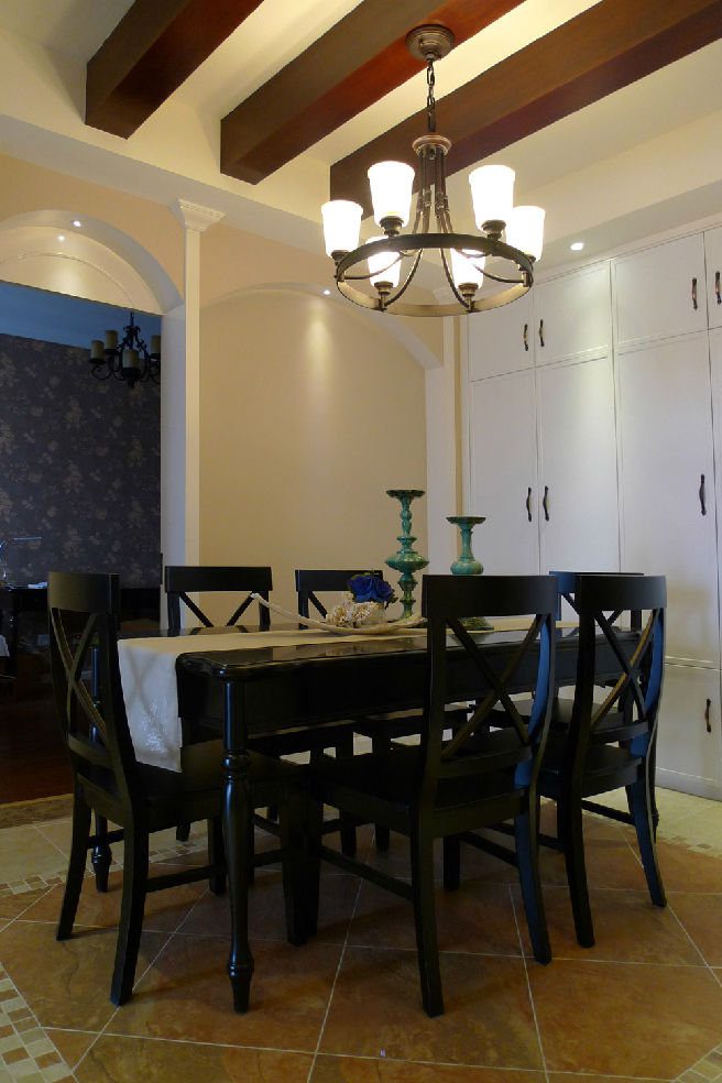 古朴美式风格餐厅黑色餐桌椅布置 - 效果图