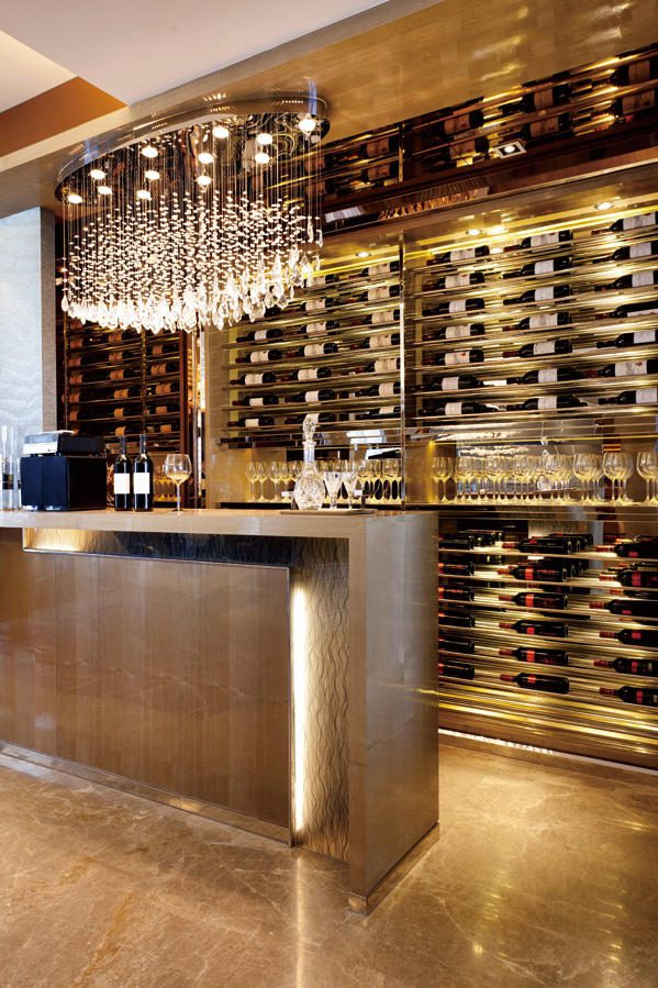金色现代奢华吧台酒柜效果图