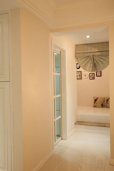 超简约宜家玄关装修效果图