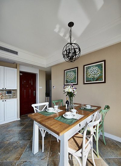 休闲美式三居室餐厅效果图欣赏