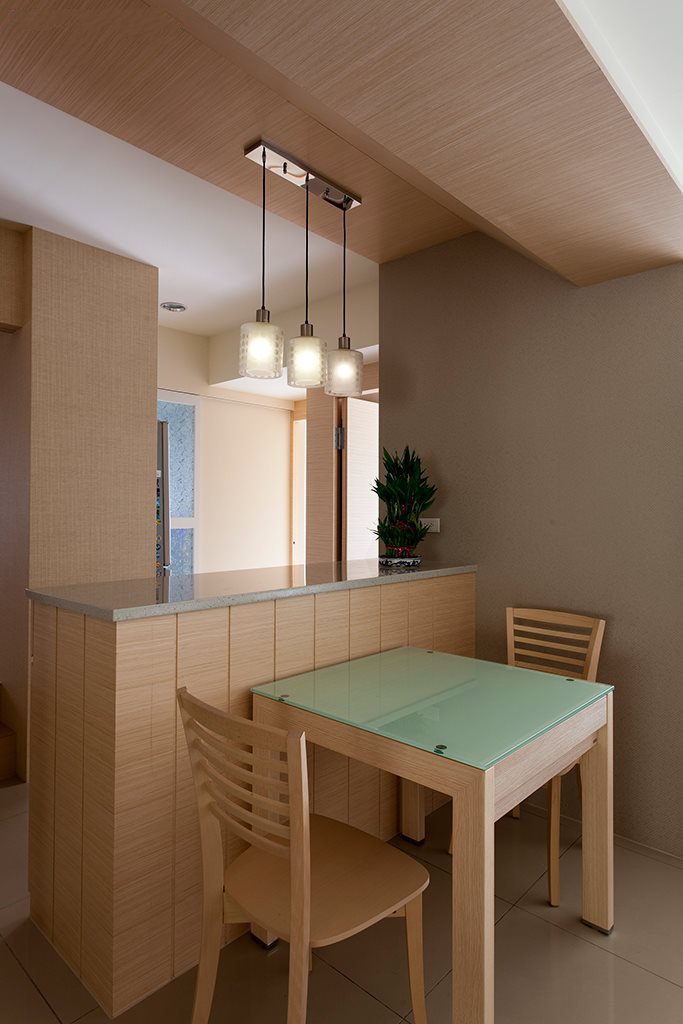 现代简约餐厅原木桌椅装饰 - 效果图