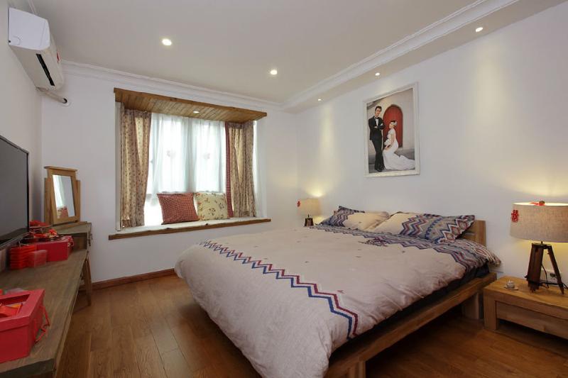 休闲美式卧室飘窗设计 - 效果图