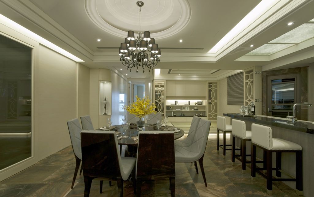 古典二居室餐厅吊顶装修效果图