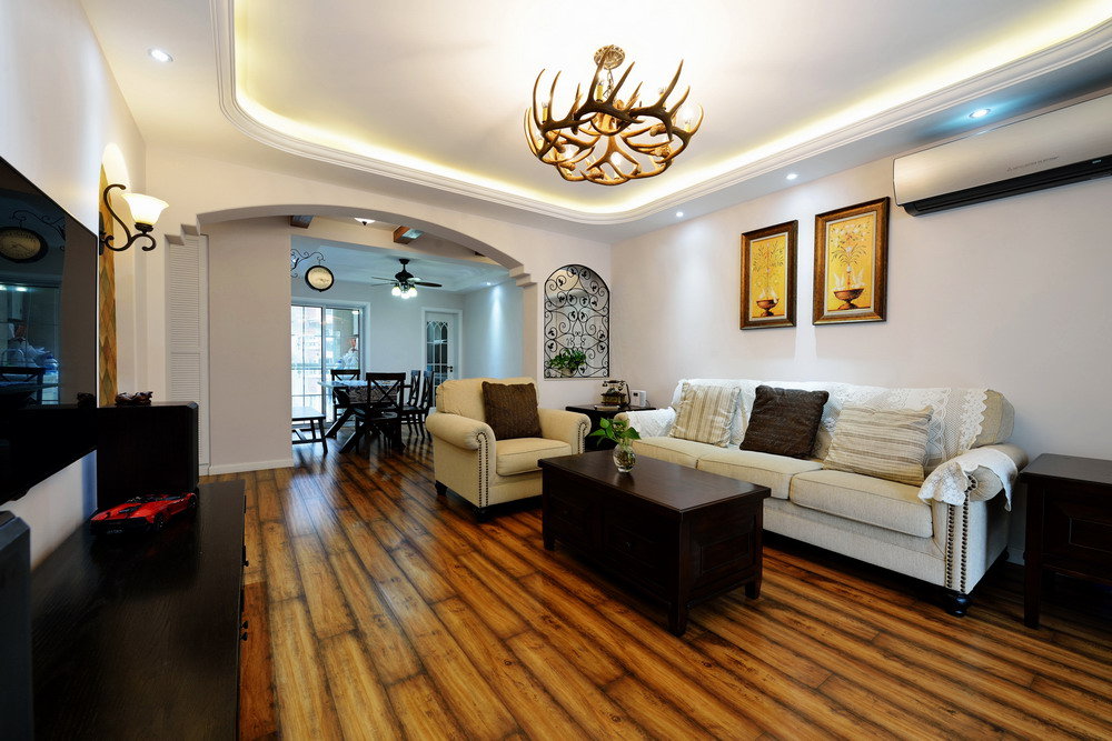 美式乡村田园风客厅沙发背景墙图片 - 效果图