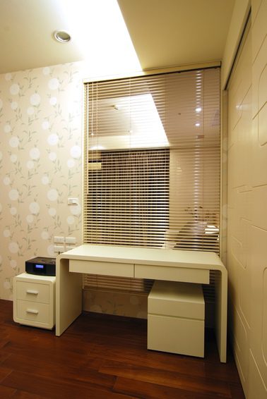 现代简中式书房 百叶窗帘效果图