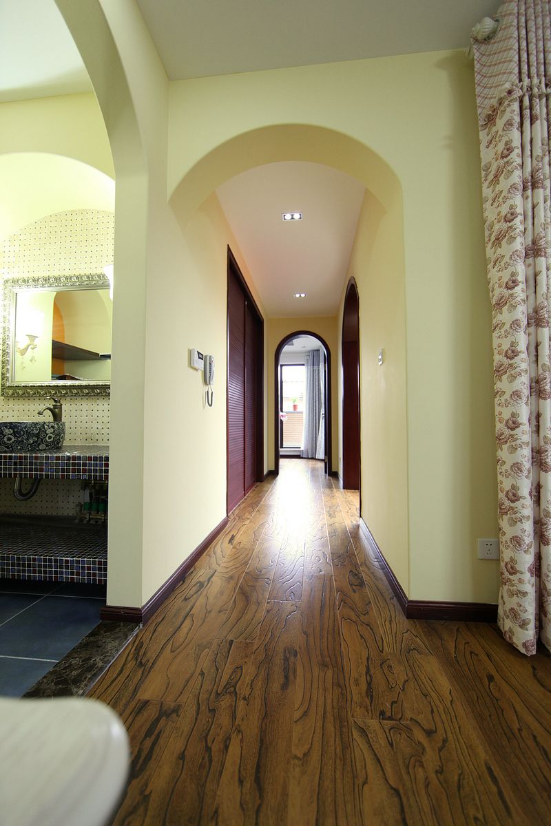 地中海风格设计别墅室内过道设计装潢效果图