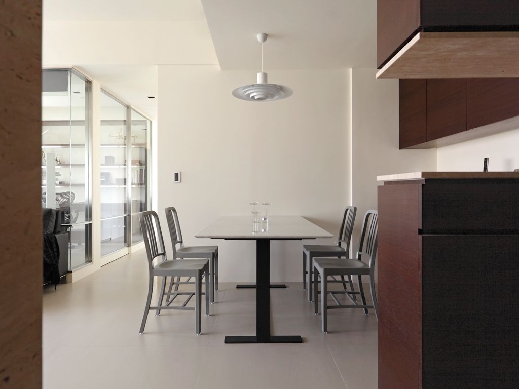 简洁现代公寓餐厅效果图