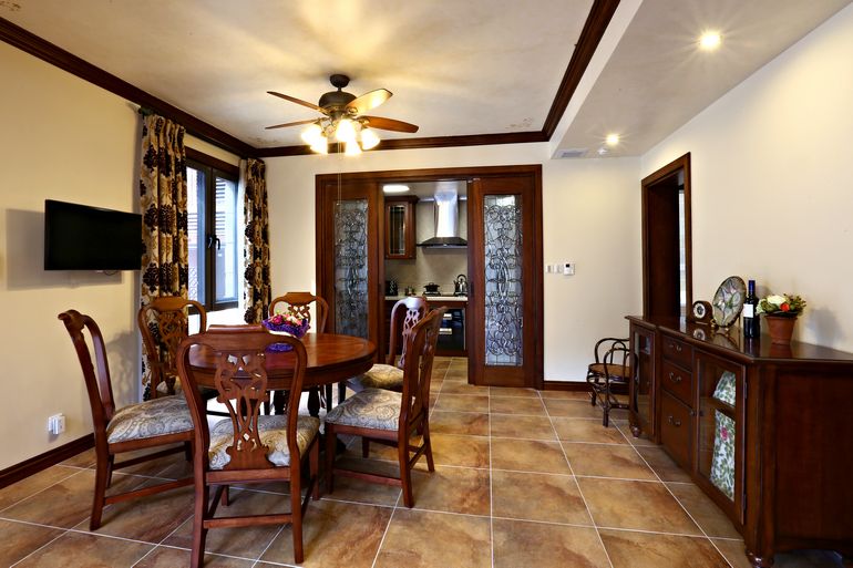 美式复古实木餐厅效果图