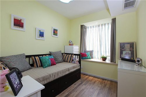 客厅飘窗窗帘效果图 设计飘窗需要注意什么 - 选购指南