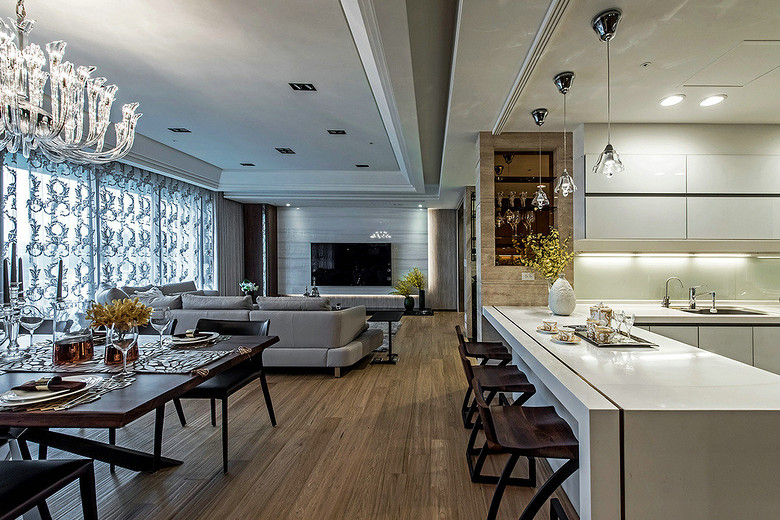 木质时尚低奢现代三居豪宅设计效果图